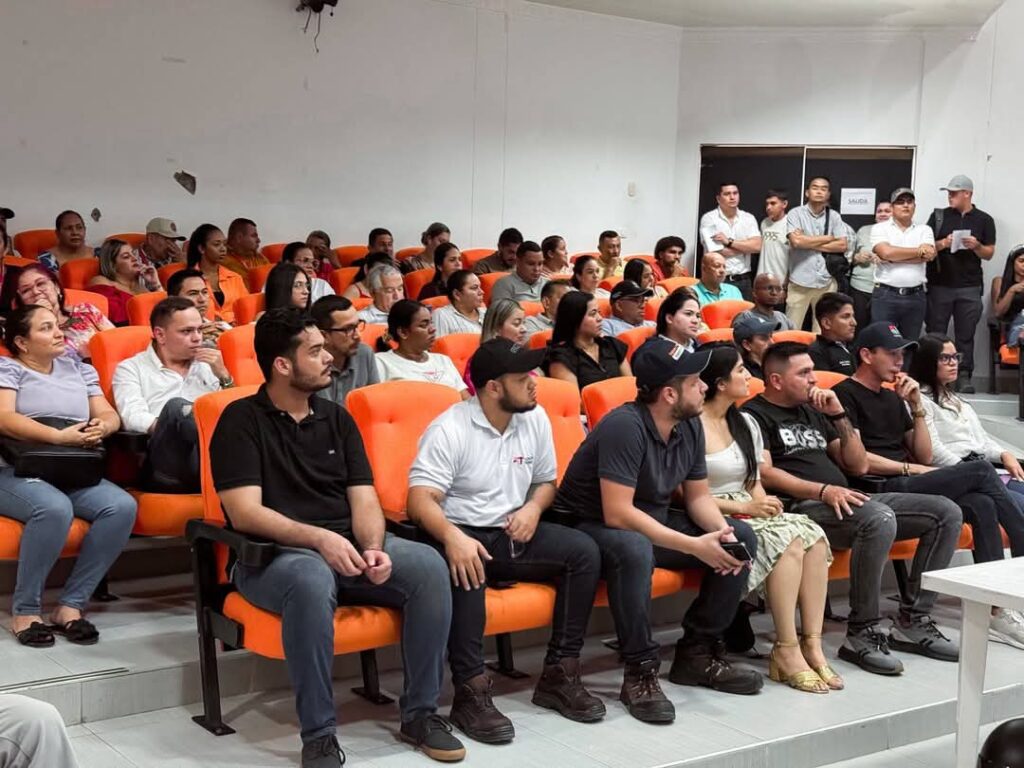 1000036470-1024x768 Implementación del sistema fotovoltaico que funcionaria en la alcaldía fue presentado a funcionarios