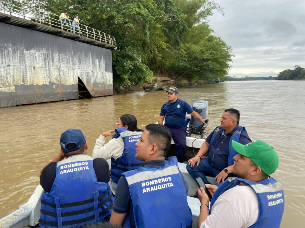 669447373_1580584046834747_1622932466917530225_n-1024x768 Aguas del rio Arauca has socavado obra de defensa en el municipio de Arauquita donde se adelanto inspección